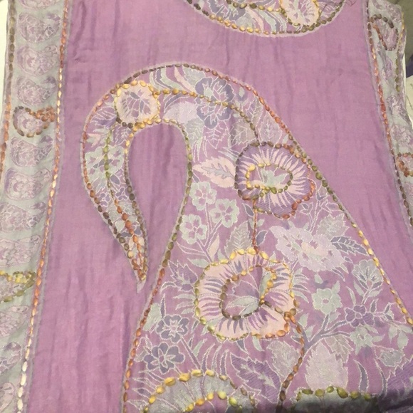 Embroidered Pashmina - Picture 5 of 7